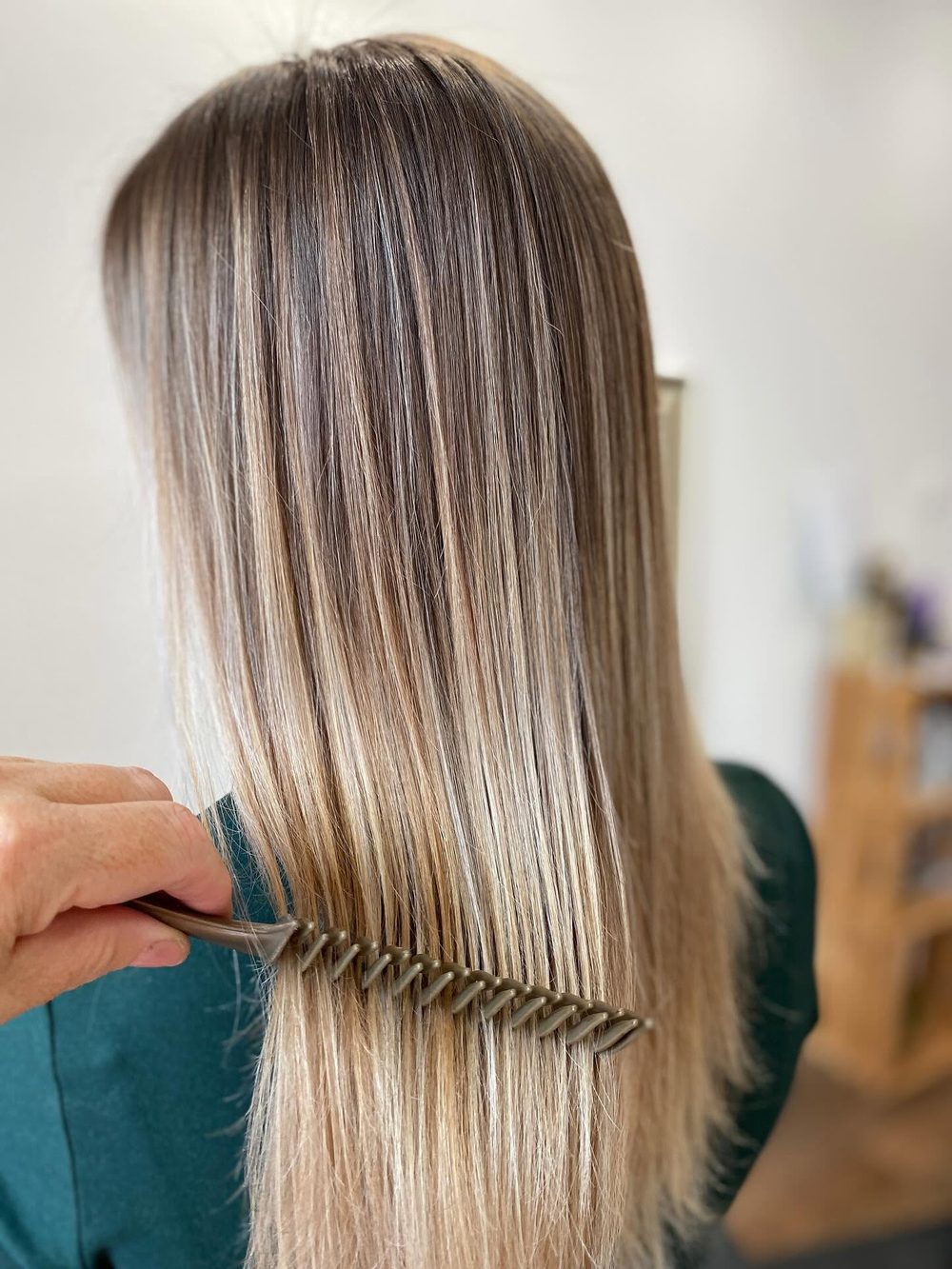 Balayage a péče o vlasy v salonu